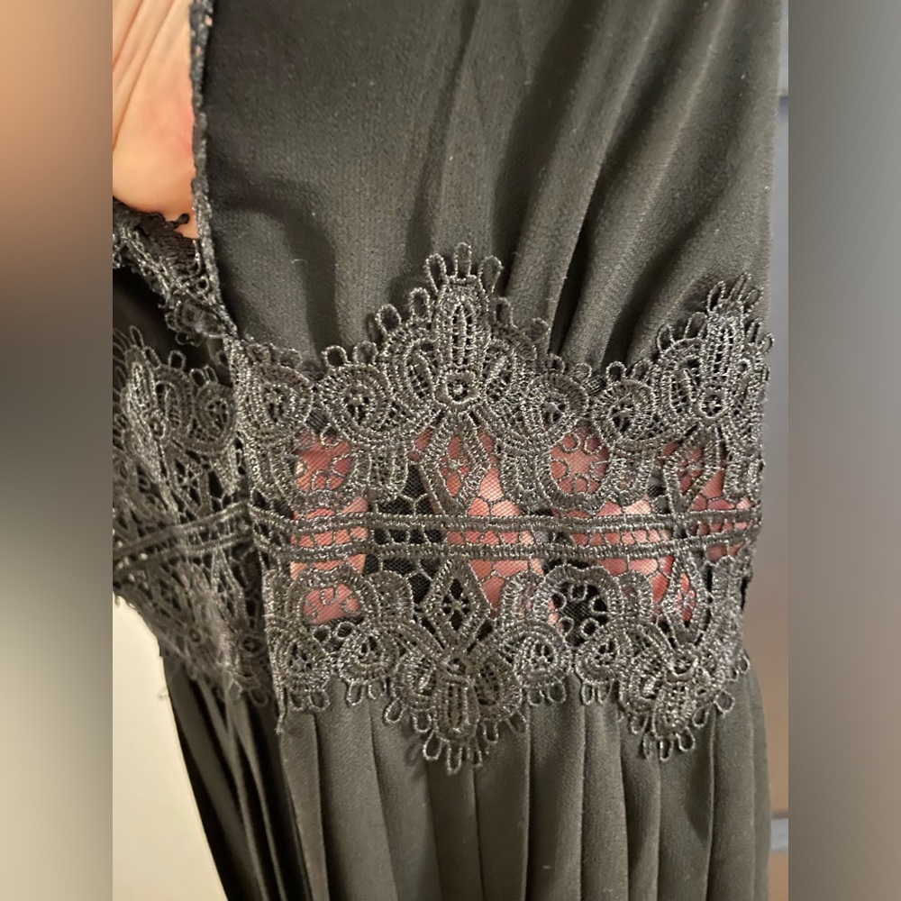 Lulus - Romantic Intentions Black Lace Pleated Backless Maxi Dress - Picture 11 of 13